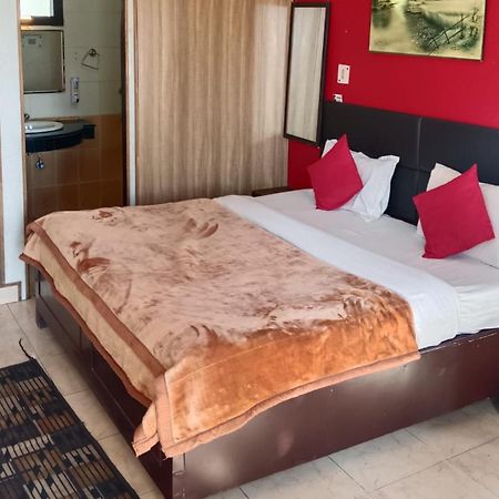 Bhīm Tāl Shikha Resort Ewentbliz מראה חיצוני תמונה