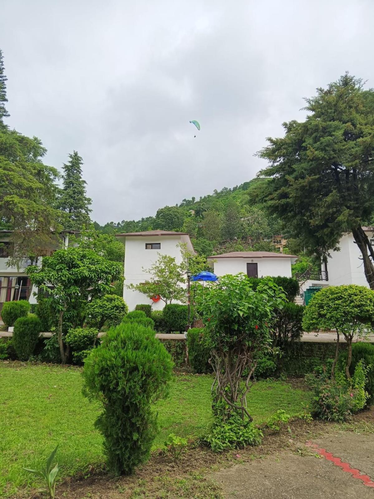 Bhīm Tāl Shikha Resort Ewentbliz מראה חיצוני תמונה