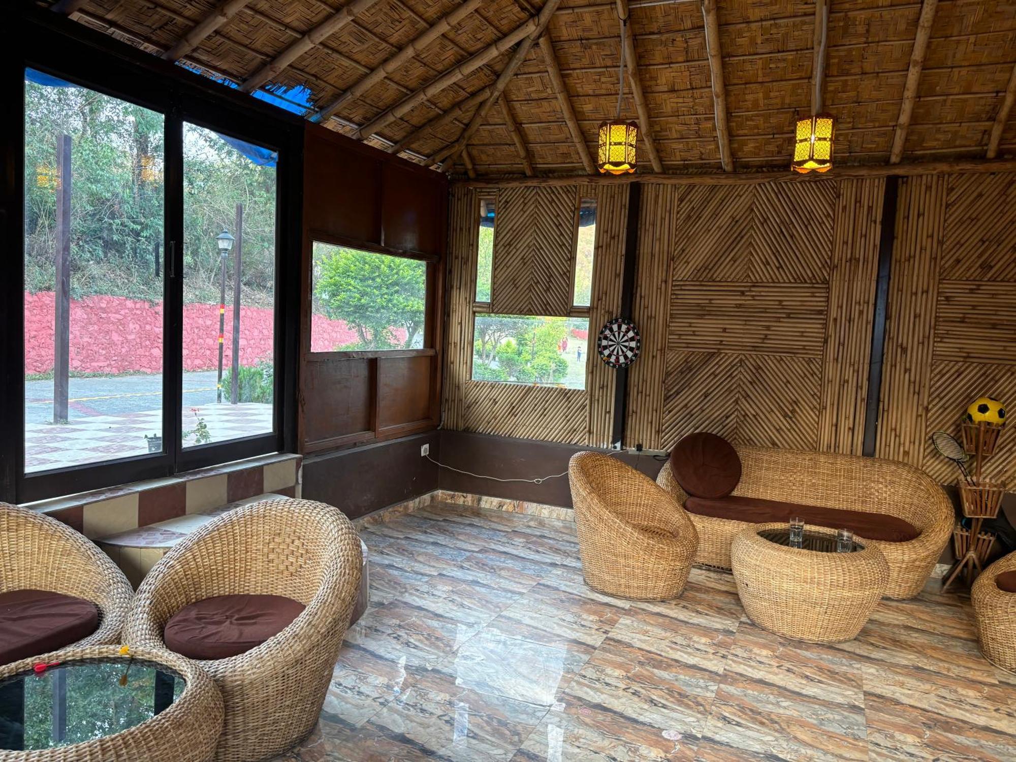 Bhīm Tāl Shikha Resort Ewentbliz מראה חיצוני תמונה