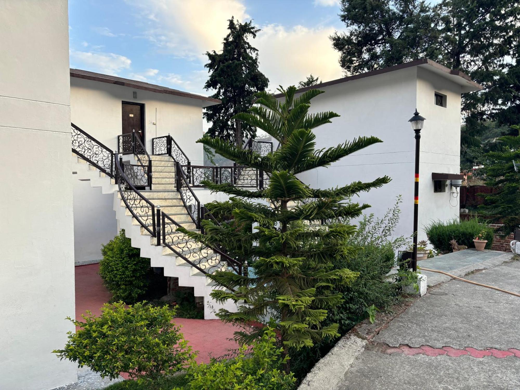 Bhīm Tāl Shikha Resort Ewentbliz מראה חיצוני תמונה