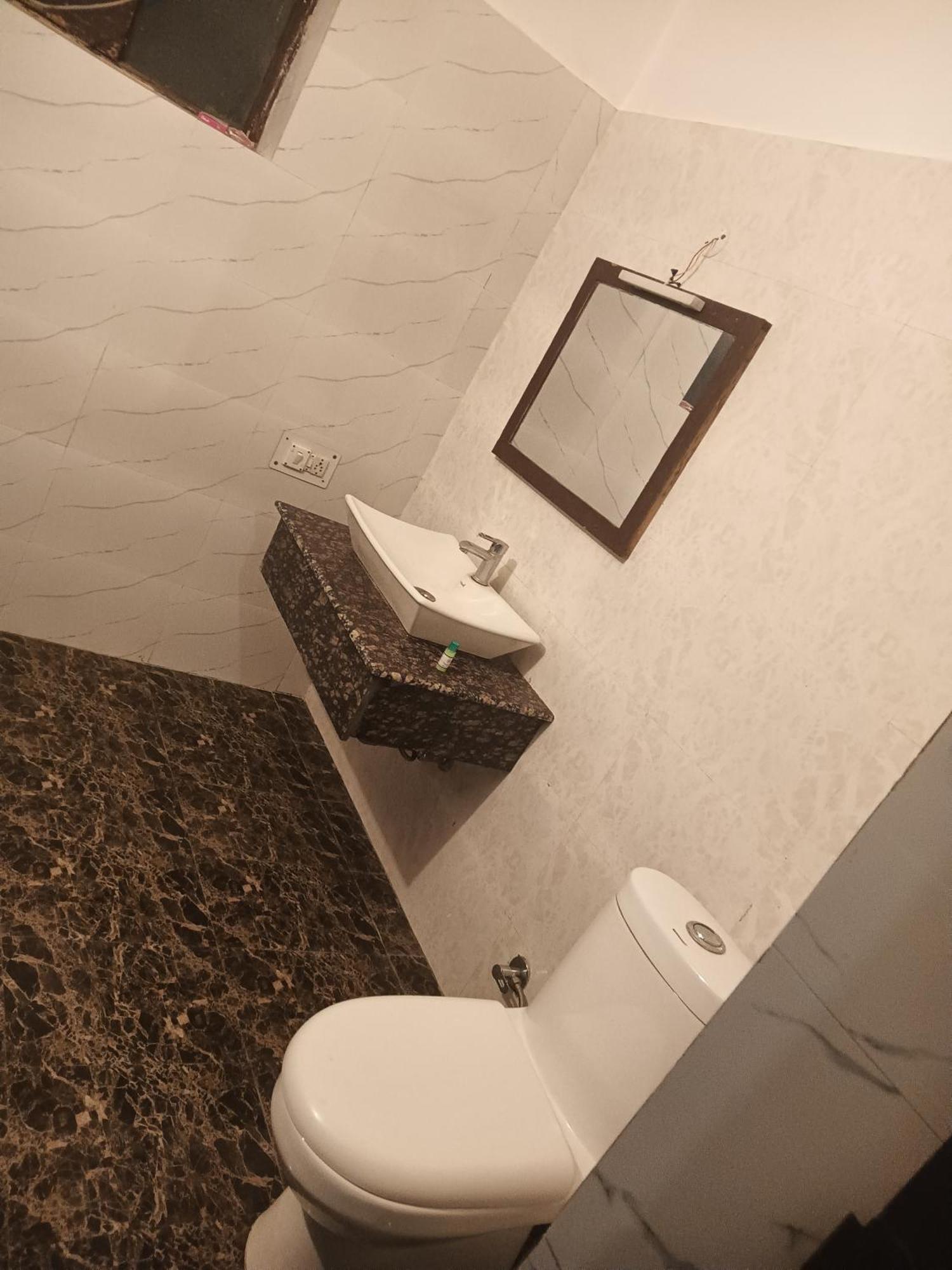 Bhīm Tāl Shikha Resort Ewentbliz מראה חיצוני תמונה