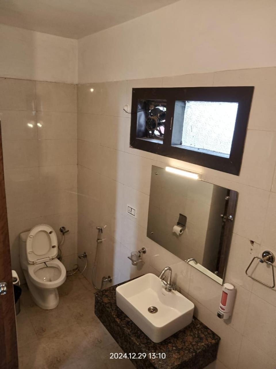 Bhīm Tāl Shikha Resort Ewentbliz מראה חיצוני תמונה