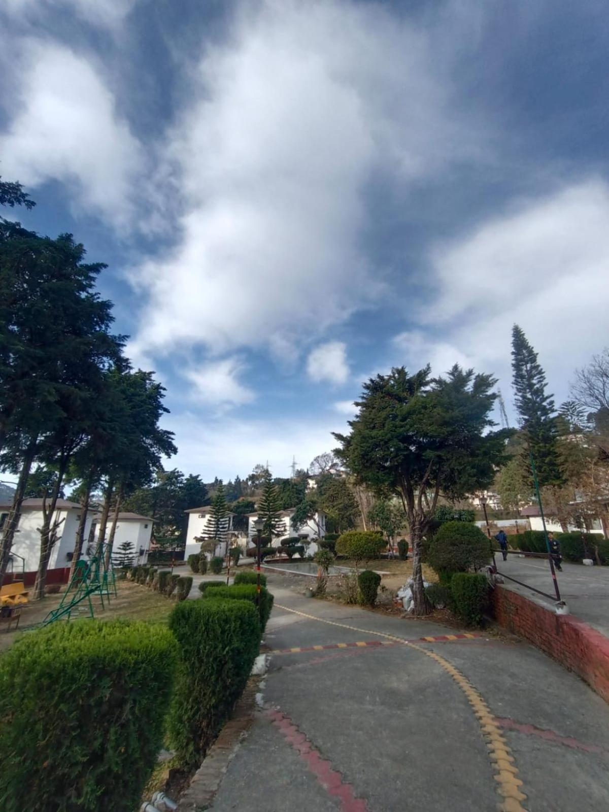 Bhīm Tāl Shikha Resort Ewentbliz מראה חיצוני תמונה